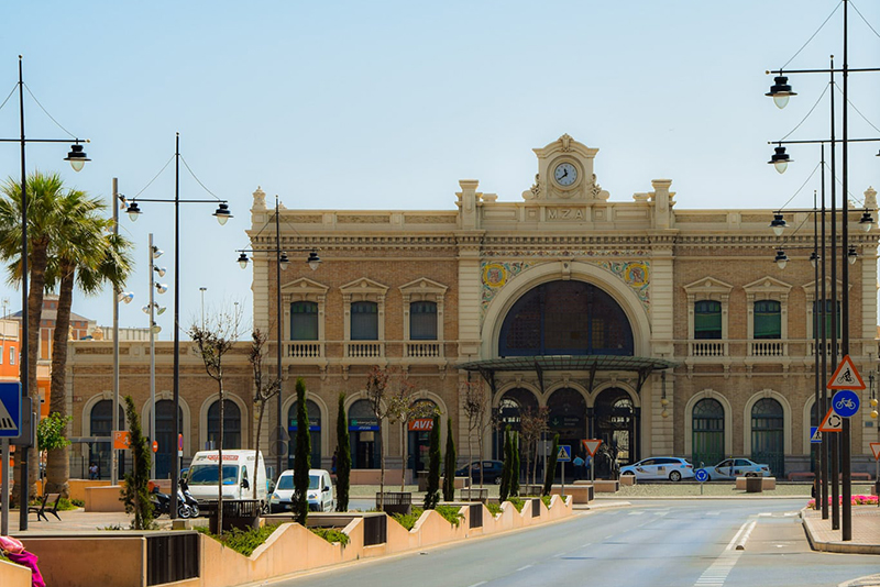  Airport & Train station