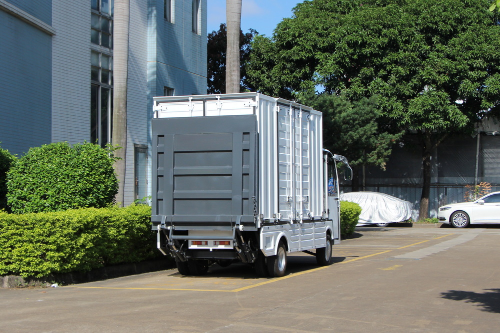 6 Doors Electric Cargo Van with Loading 2 Tons