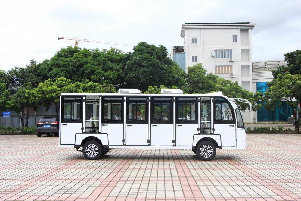 Electronic Tour Bus with Doors