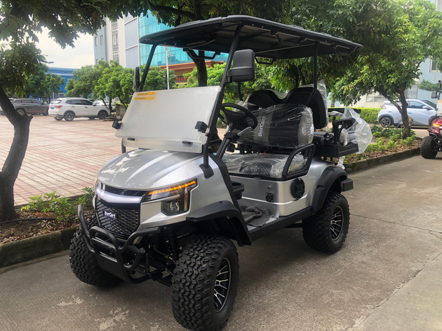 Golfkar met 4 zitplaatsen en KDS-motor